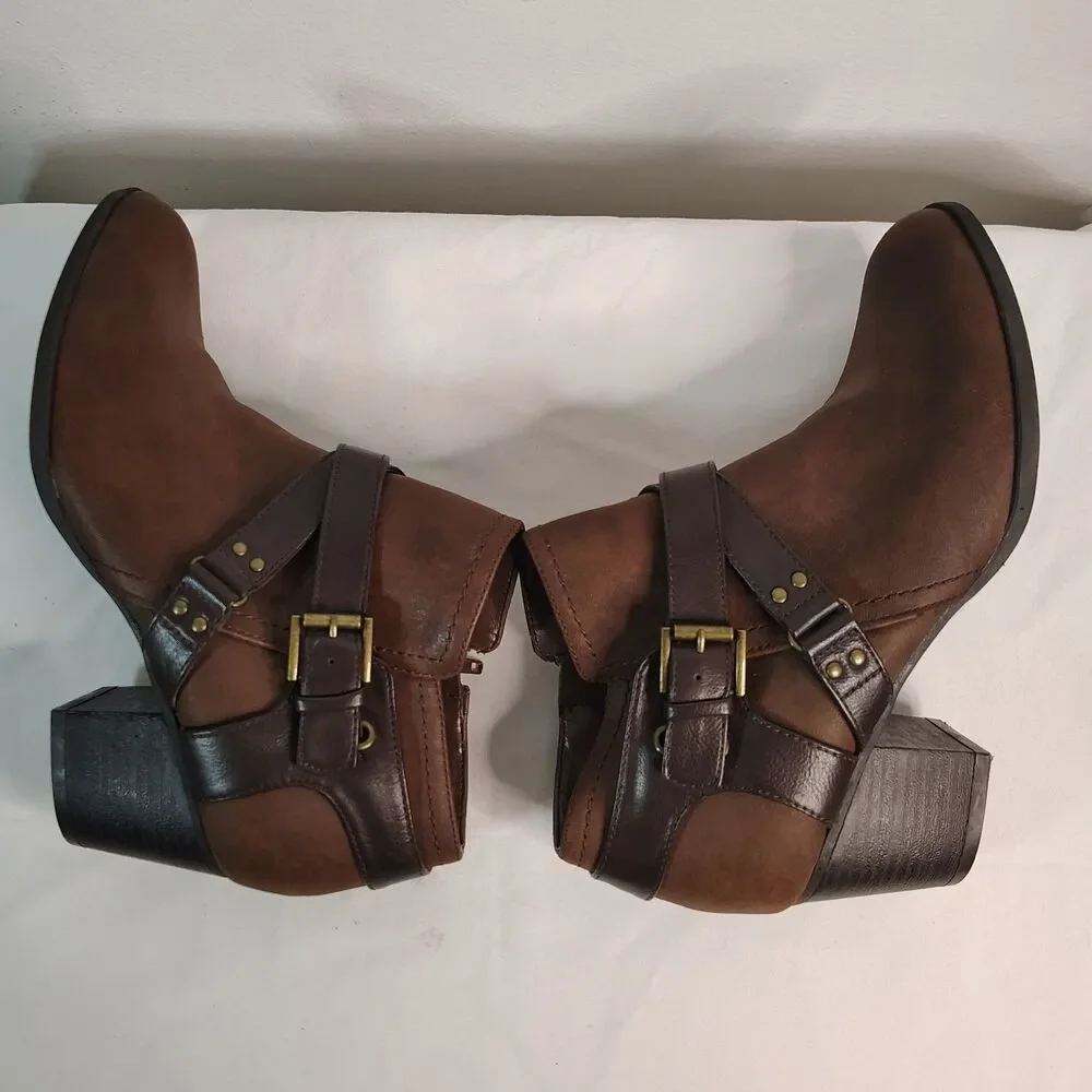 Indigo Rd Brown Ankle Boots Women’s 8.5 Buckle Harness Stacked Heel Zip Booties
